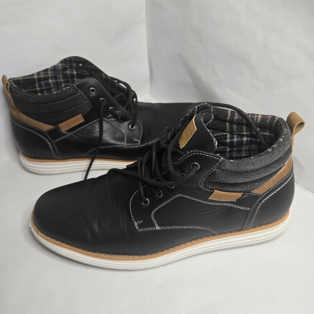 Bruno Marc Men's Black and Tan Chukka Boots 12